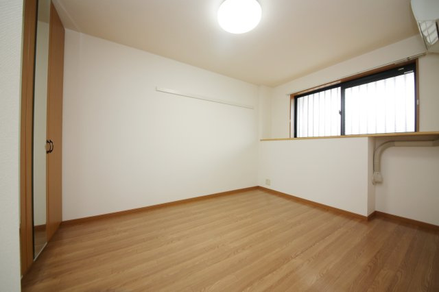 ひかりハウスの洋室