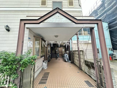 【エントランス】 | メゾンドブルージュ | 建物の内部です