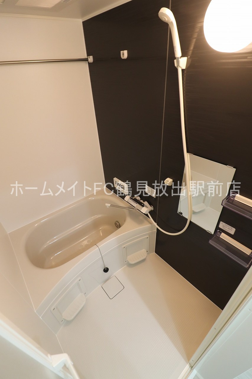 大阪市鶴見区安田３丁目のアパートの浴室