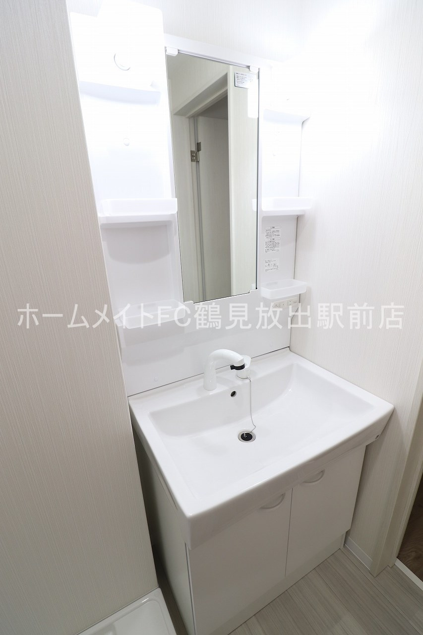 大阪市鶴見区安田３丁目のアパートの独立洗面台