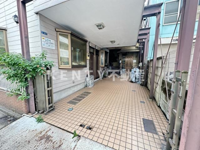 【ロビー】 | メゾンドブルージュ | 清潔なロビーです