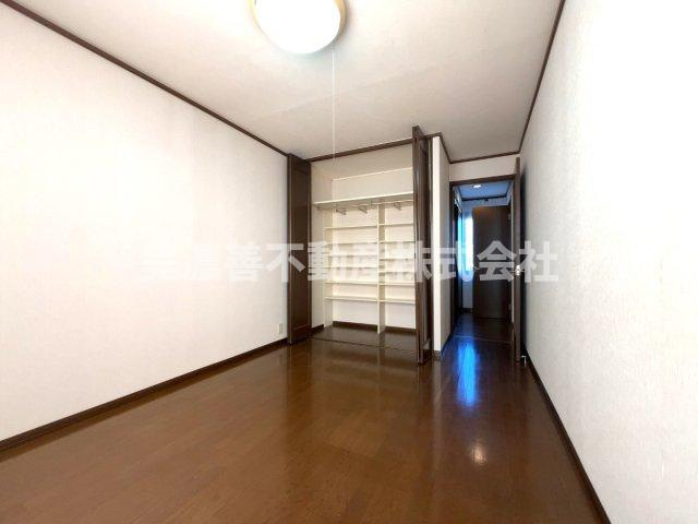 ６５８９０　羽島市福寿町間島６丁目中古戸建ての洋室