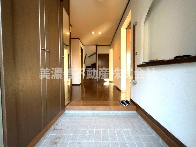 ６５８９０　羽島市福寿町間島６丁目中古戸建ての玄関