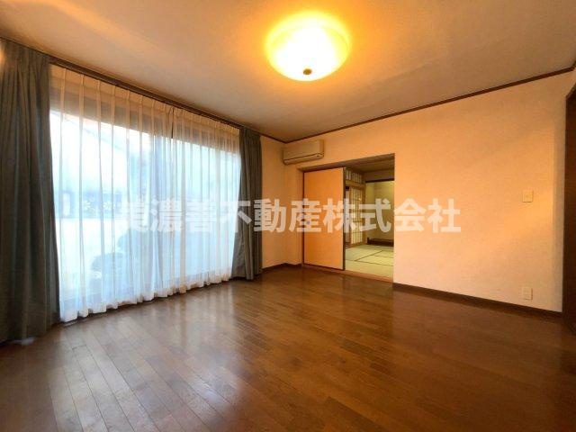 ６５８９０　羽島市福寿町間島６丁目中古戸建ての洋室