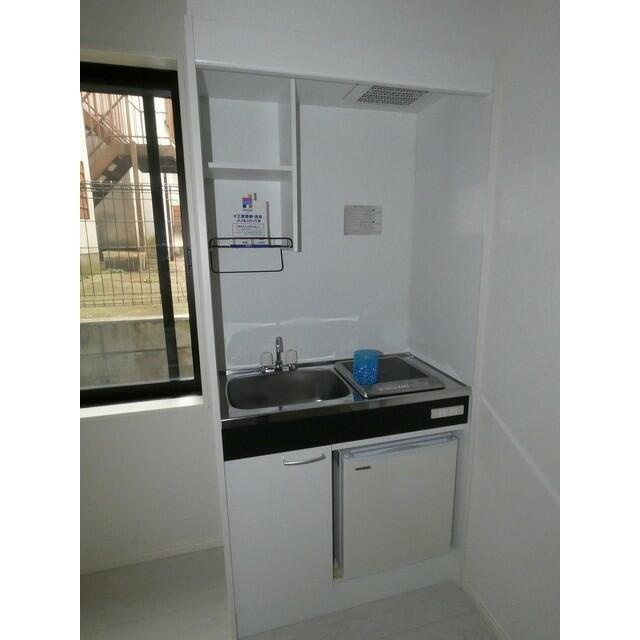 川崎市多摩区三田２丁目のアパートのキッチン