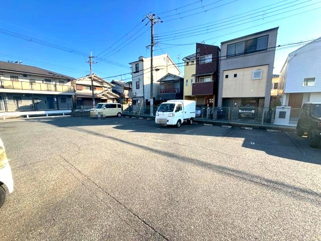 オレンジハイツの駐車場