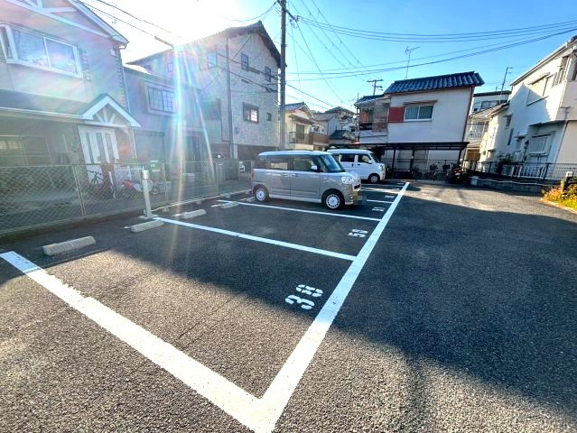 オレンジハイツの駐車場