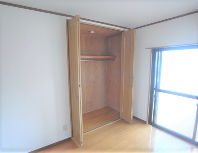 アザレアハイツハンダ第1の収納|便利な収納スペースです