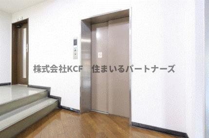 ロックフィル瀬下のロビー