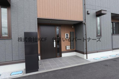 【エントランス】 | D-room FIRST大善寺駅前 | 落ち着いたエントランスです