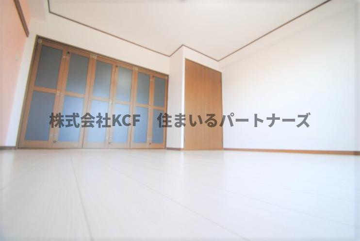 クラウンⅡ津福の内装|おしゃれな内装です