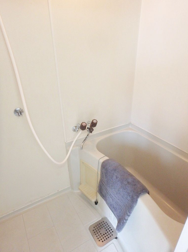 ガーネットハイツの浴室|お風呂で日々の疲れを落としましょう