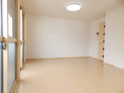 【居間・リビング】 | リビングタウン山大通り A棟