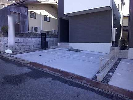 廿日市市前空4丁目　新築一戸建て(全2棟)の駐車場