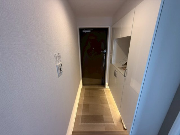 【玄関】 | 玄関。収納あり
