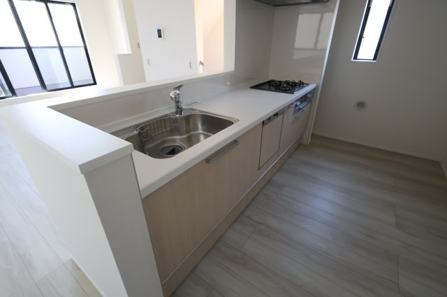 《仲介手数料無料》浦和区本太３丁目23-1(2号棟)新築一戸建てケイアイスタイルのキッチン