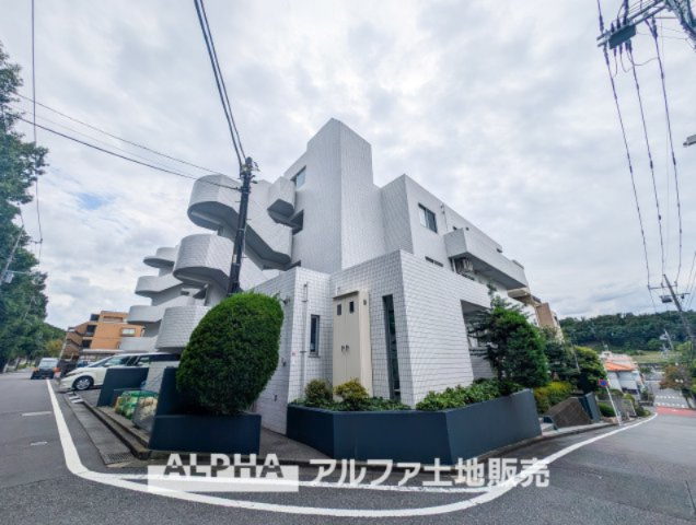 東急ドエルアルス永山Ⅱの外観|【outward appearance】
◆時を忘れる場所◆みんなが集い、食事と楽しい会話が始まる。話に夢中になり、ついつい時を忘れ夜半過ぎになってしまう。そんな束の間の幸せを感じさせてくれる場所。