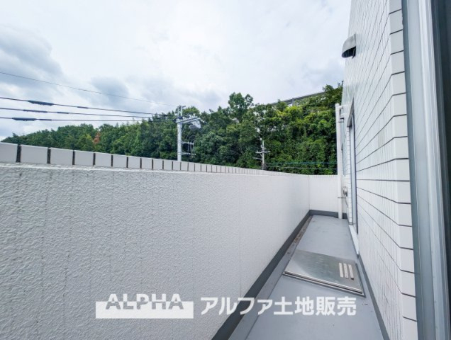 東急ドエルアルス永山Ⅱの展望|【outward appearance】
◆バルコニー◆家から望む空はブルースカイ。隔てるものは何もなく、そこにあるのは青い空と白い雲の景色がこの街の彩りを演出している。