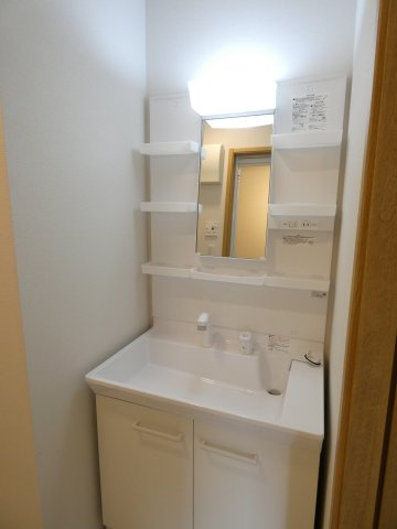 Base Zawaの独立洗面台