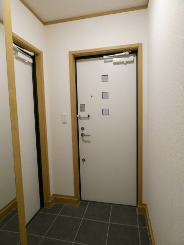 Base Zawaの玄関