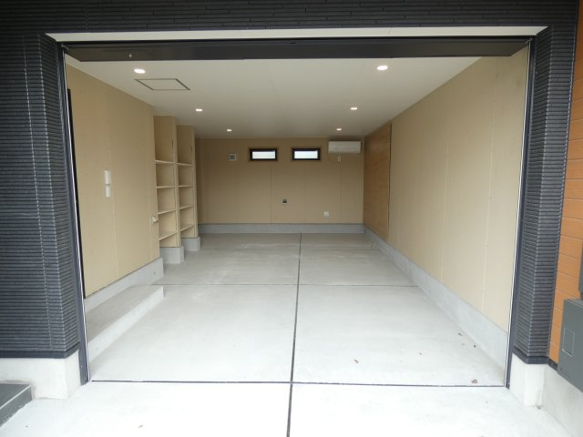 Base Zawaの駐車場