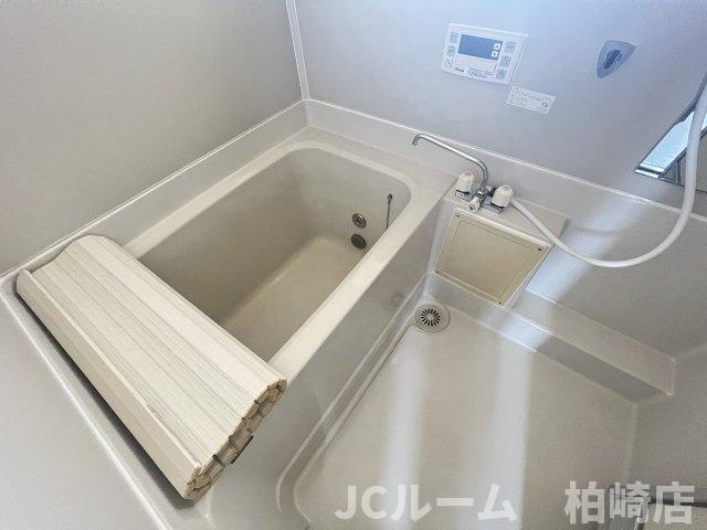 柏崎市城東２丁目のアパートの浴室