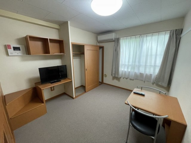 レオパレスパインマノワールの居間・リビング