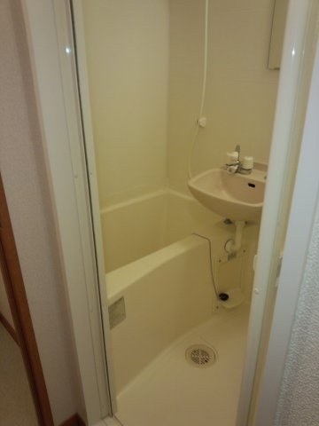 レオパレスエクレールの浴室