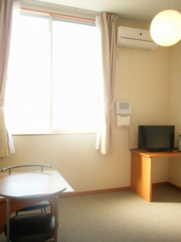 レオパレスグリーン青毛の居間・リビング