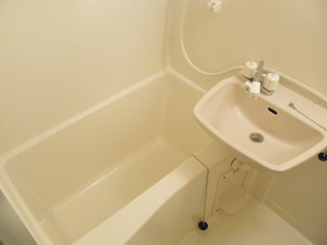 レオパレスベルウィングの浴室