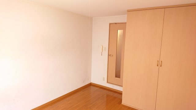 レオパレスリバーシティーの居間・リビング