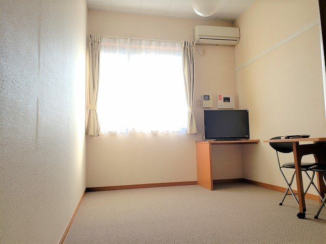 レオパレスアン　ティームの居間・リビング