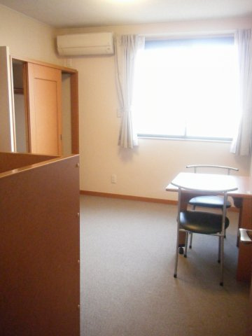 レオパレスプロシードの居間・リビング