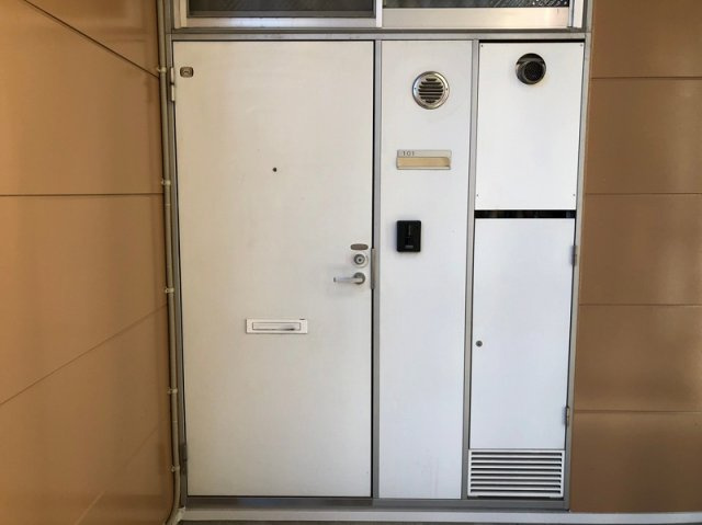 レオパレスソフィアの玄関