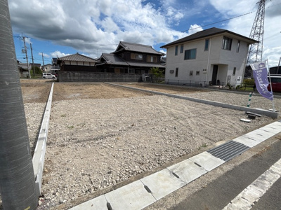 【前面道路含む現地写真】 | リーブルガーデン加東市下滝野５期 | 前面道路含む現地写真