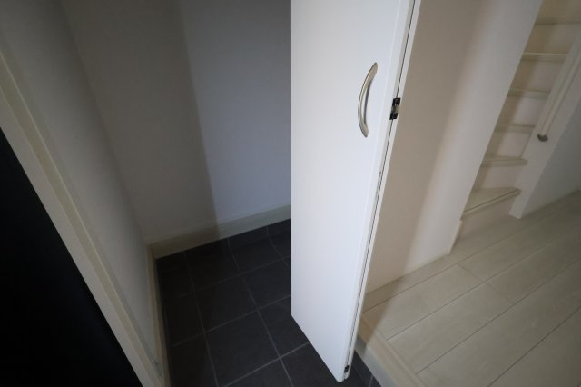 《仲介手数料無料》浦和区常盤３丁目11-5(1号棟)新築一戸建てミラスモの玄関