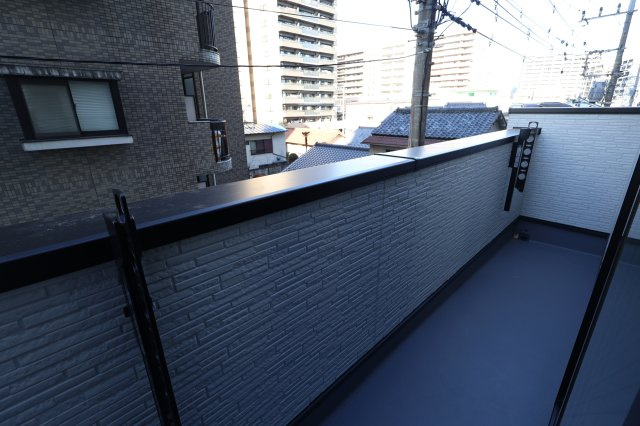 《仲介手数料無料》浦和区常盤３丁目11-5(1号棟)新築一戸建てミラスモのバルコニー