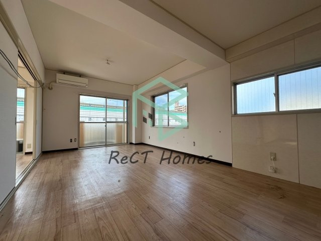 メゾン手柄の居間・リビング