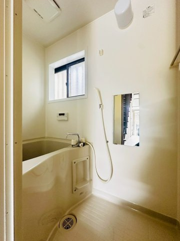 須磨浦通6丁目貸家の浴室