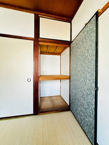 須磨浦通6丁目貸家の収納