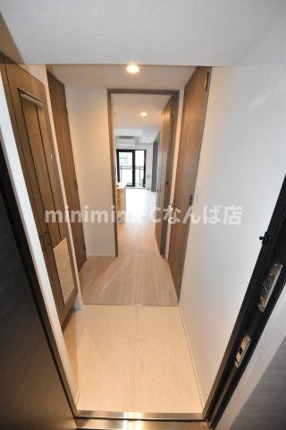 エスレジデンス堺筋本町Deuxの玄関