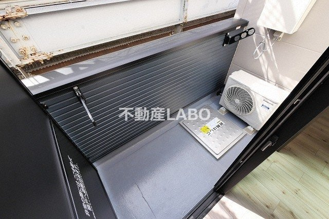 エスティライフ難波西のバルコニー