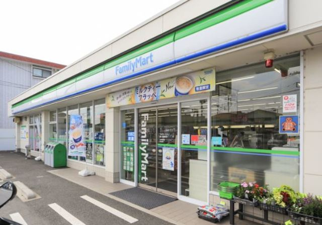 エクセル若葉のその他|ファミリーマート鶴ヶ島脚折店