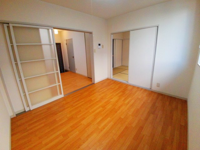 烏帽子ハイツ六甲の居間・リビング