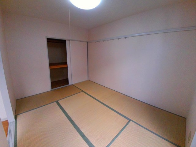 烏帽子ハイツ六甲の和室