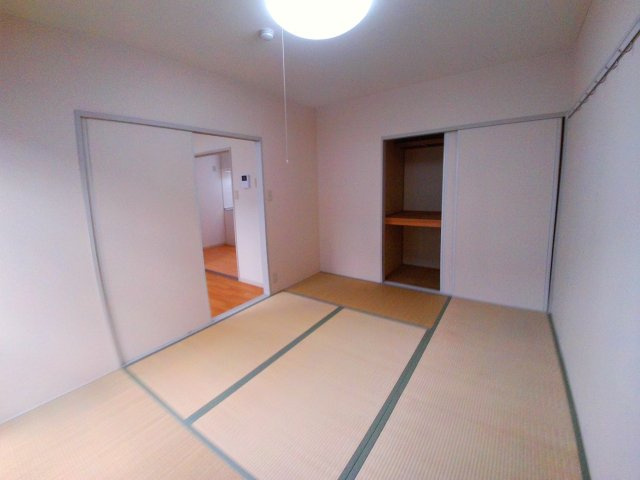 烏帽子ハイツ六甲の和室