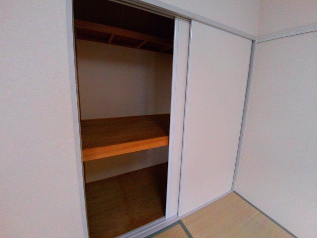 烏帽子ハイツ六甲の収納