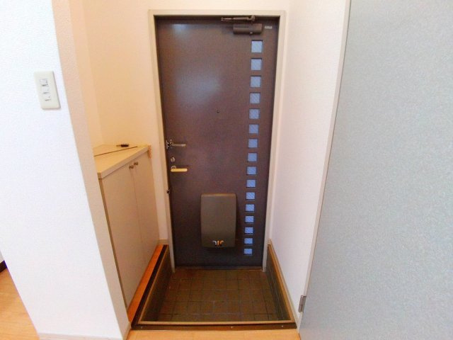 烏帽子ハイツ六甲の玄関