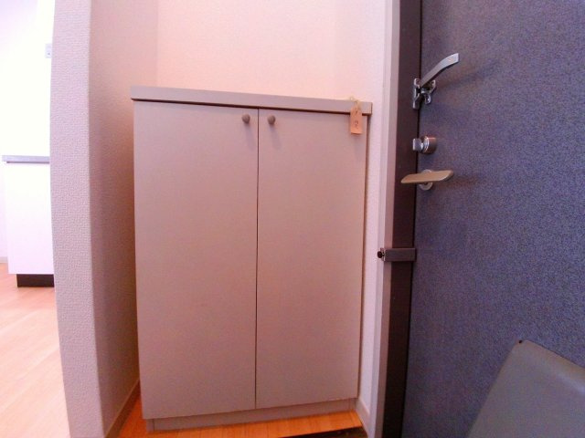 烏帽子ハイツ六甲の玄関