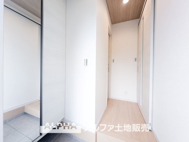 ~多摩連光寺3丁目~Newly built houseの玄関